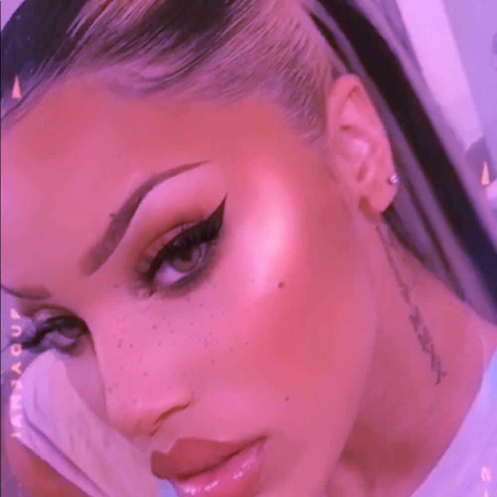 Meet your Posher, Allenys